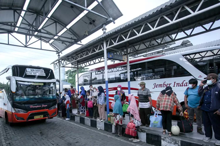 47 Ribu Penumpang Padati Terminal Purabaya di Arus Balik Lebaran