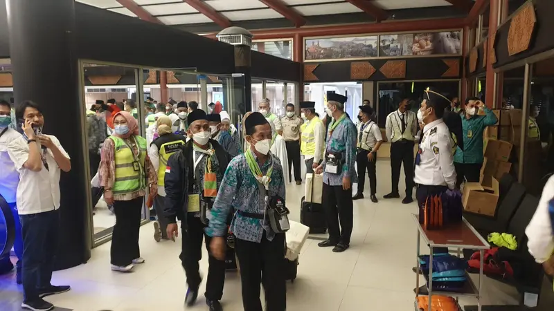 Bandara Angkasa Pura II Berangkatkan Jamaah Haji Sejak Minggu Dini Hari