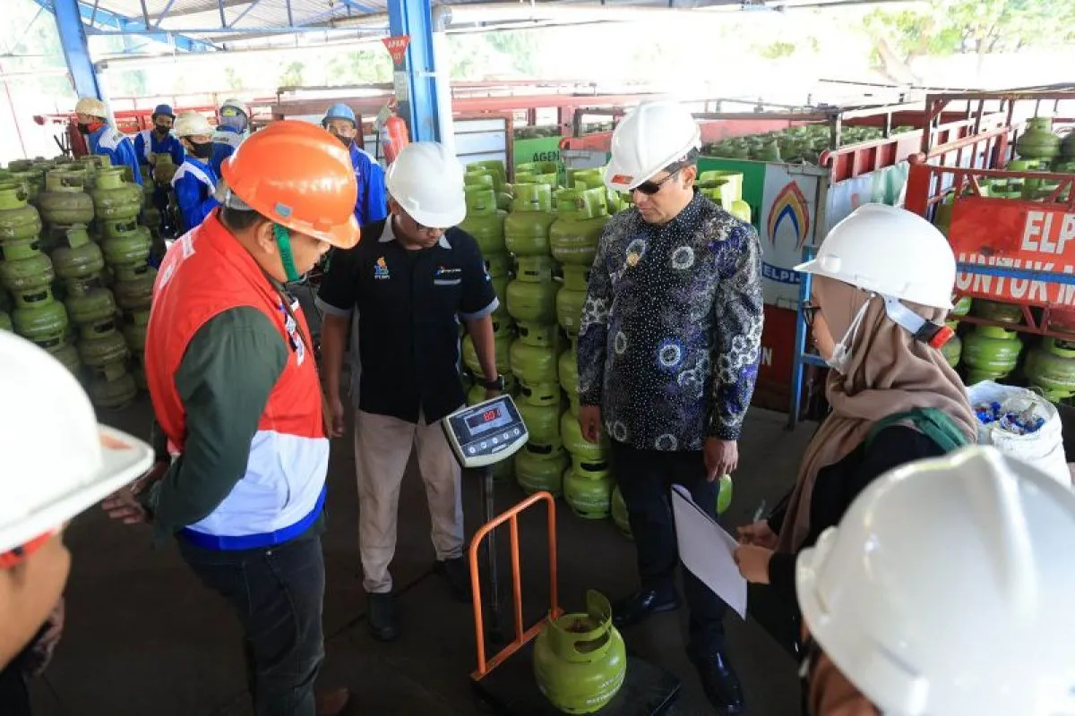 Datangi SPBE, Pj Wali Kota Probolinggo Pastikan Volume Tabung LPG