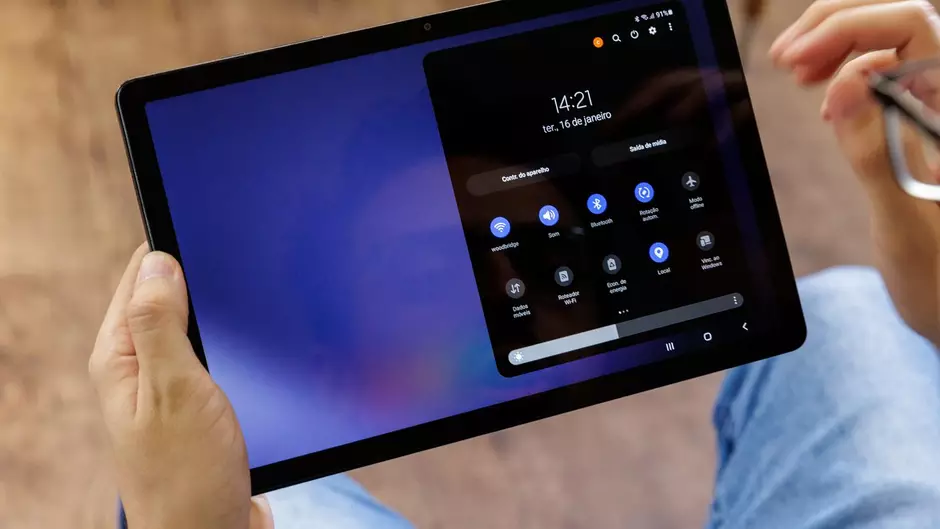 Pemkot Surabaya Akan Gunakan Tablet Made In ITS