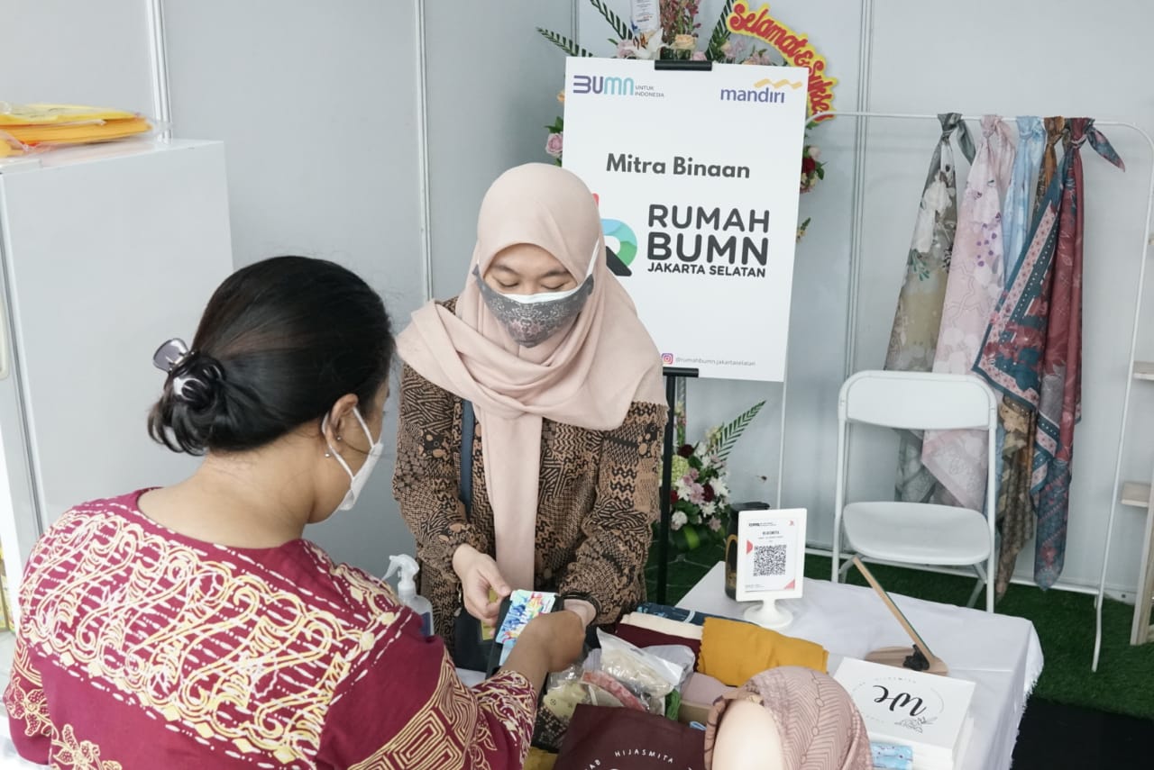 Bank Mandiri terus menegaskan perannya sebagai mitra strategis pemerintah dalam memperkuat sektor produktif serta mendorong pertumbuhan ekonomi kerakyatan yang berkelanjutan.