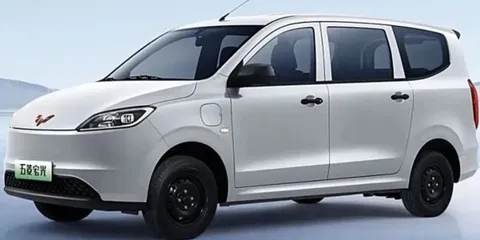 Wuling Hongguang, Mobil Listrik 3 Baris Dilego Hanya Rp 159 Juta