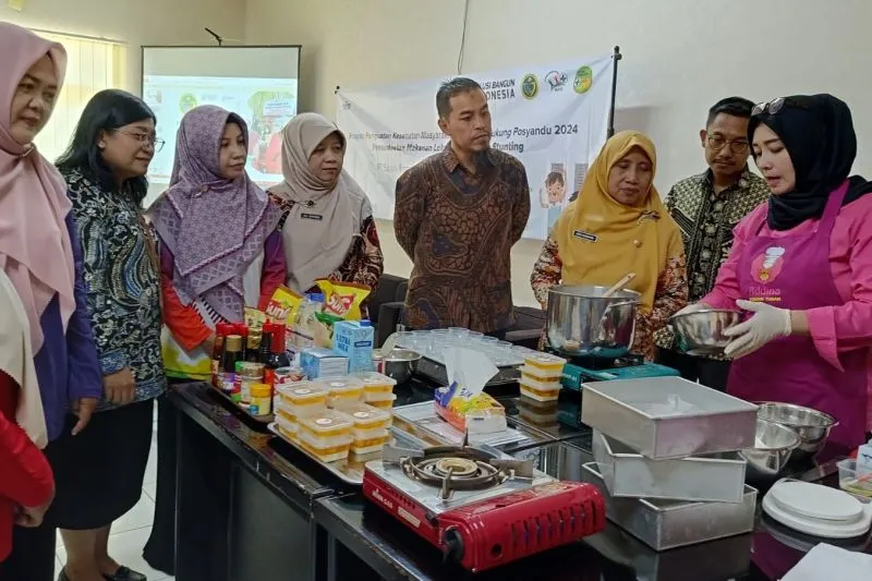Semen SBI dan Pemkab Tuban Beri Pelatihan Olah Makanan Cegah Stunting