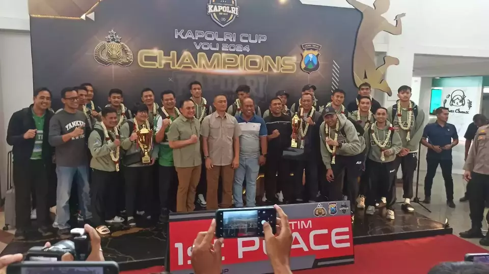 Juara Voli Kapolri Cup, Tim Putra Jatim Beri Kado HUT Jatim Ke-79