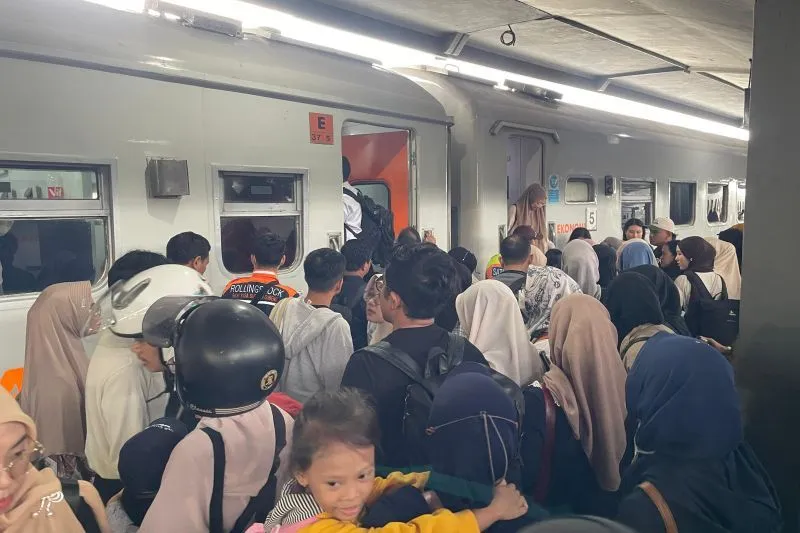 Libur Natal 36.691 Penumpang Berangkat dari Stasiun Malang