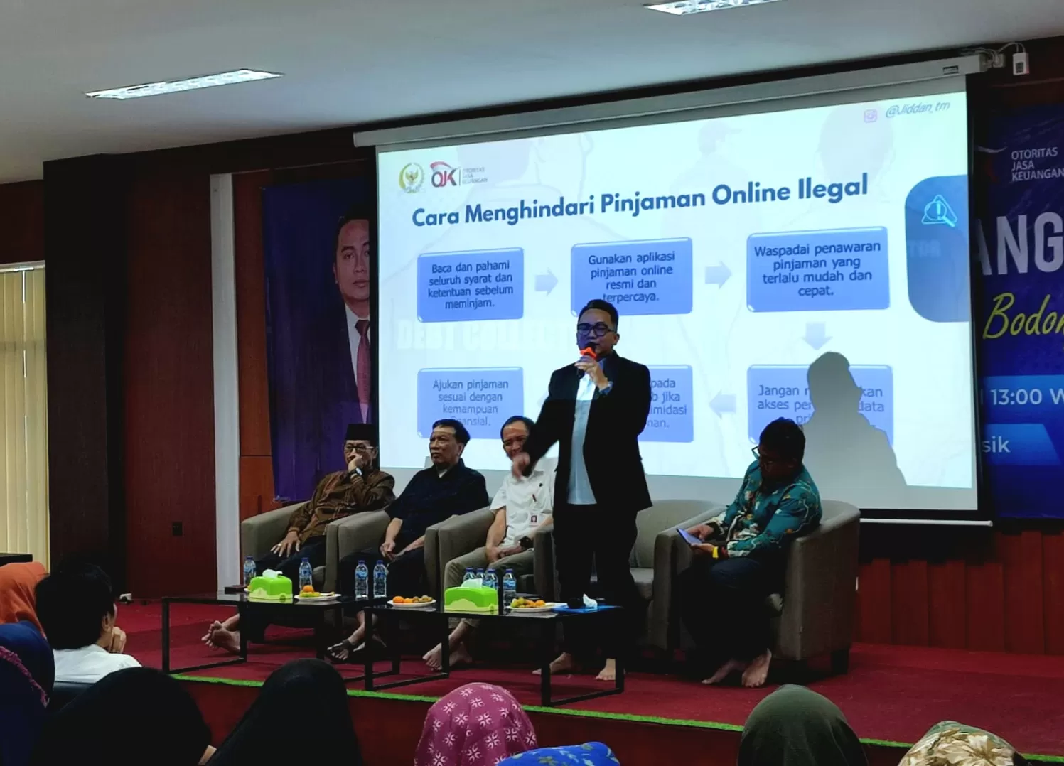 Legislator Senayan Asal Gresik Ini Disambati Emak-emak Korban Pinjol