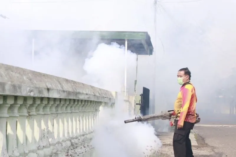 Cegah DBD, Dinkes Kota Madiun Lakukan Fogging Rumah Warga