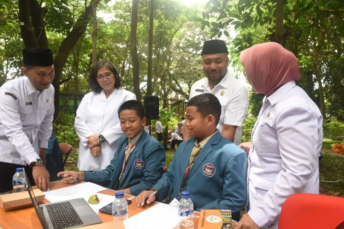 Kota Kediri Kini Miliki Pojok Baca di Ruang Terbuka Hijau