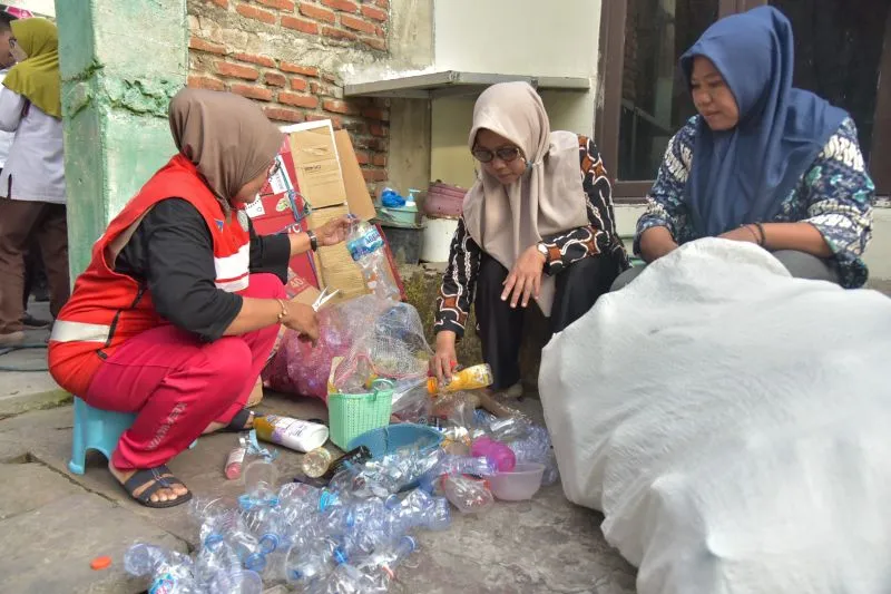 Melalui Bank Sampah, Pemkot Surabaya Berdayakan Ekonomi Kampung Pancasila
