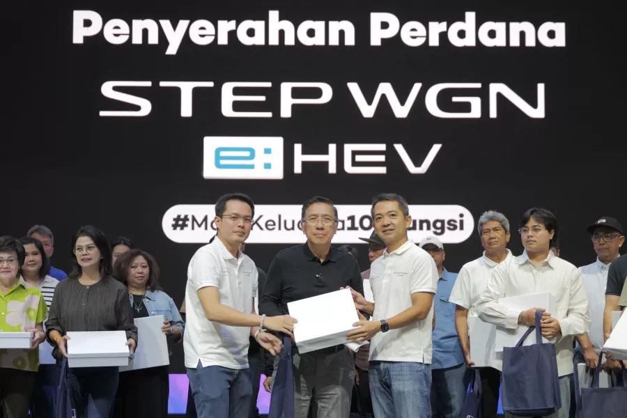 Honda Serahkan 20 Unit Perdana STEP WGN e:HEV, Siap Temani Perjalanan Keluarga Indonesia