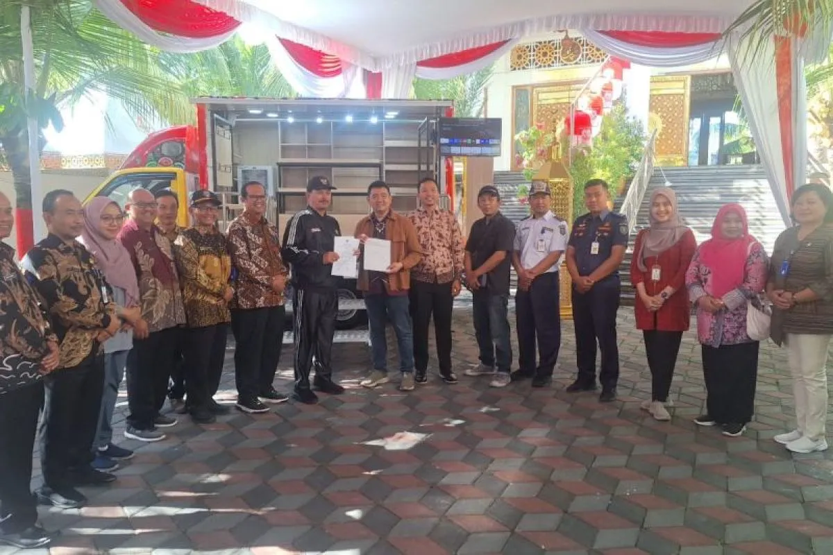 Pemkot Madiun Promosikan UMKM Melalui Mobil Toko Etalase