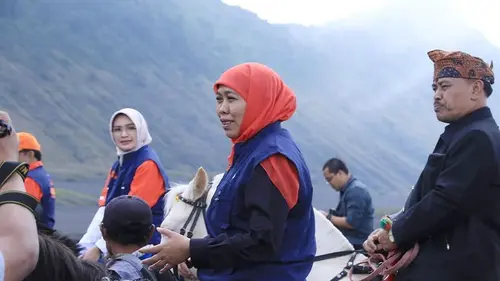 Gubernur Khofifah: Jaga Kelestarian dan Kesakralan Bromo yang Jadi Cagar Biosfer UNESCO