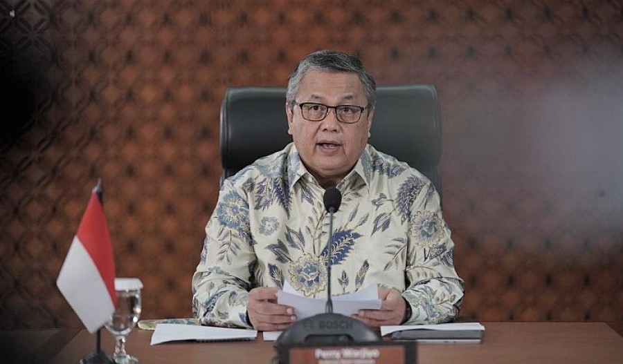Gubernur BI Perry Warjiyo dalam konferensi pers secara daring di Jakarta