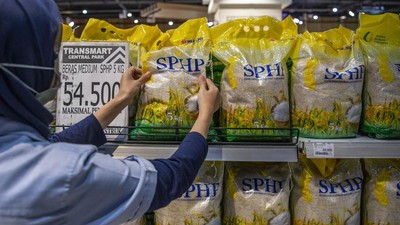 Bulog akan membikin kemasan beras program stabilisasi pasokan dan harga pangan (SPHP) ukuran 2 kilogram (kg)