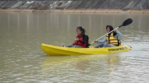 BUMDes Tirto Mulyo Magetan Tawarkan Main Kano di Waduk Pendem