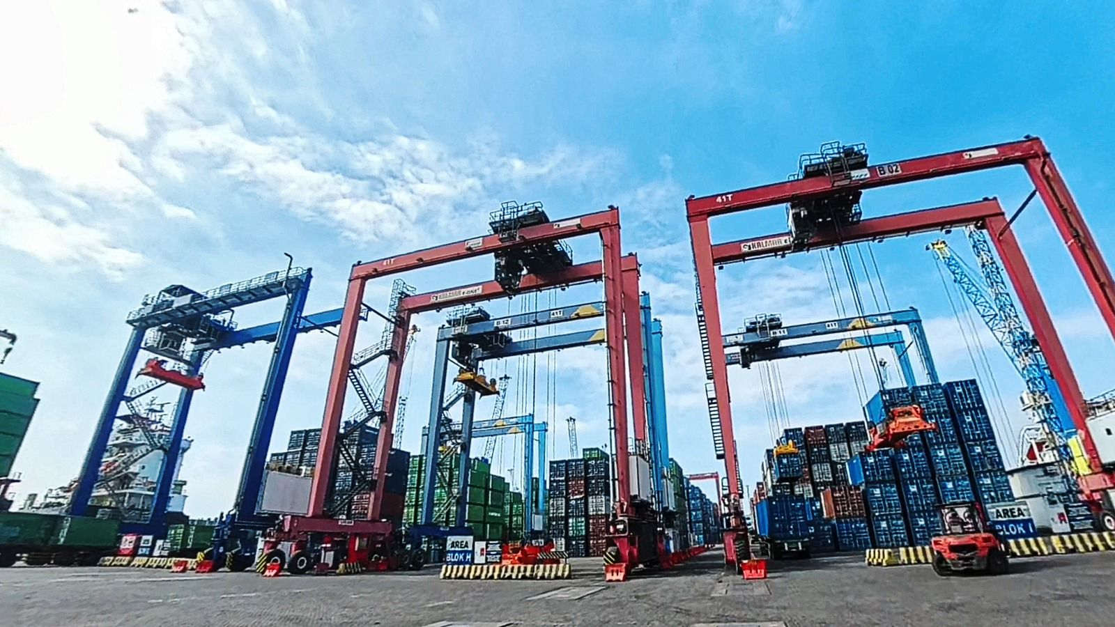 BPS Jatim mencatat nilai impor Jawa Timur Januari 2026 sebesar US$2,55 miliar