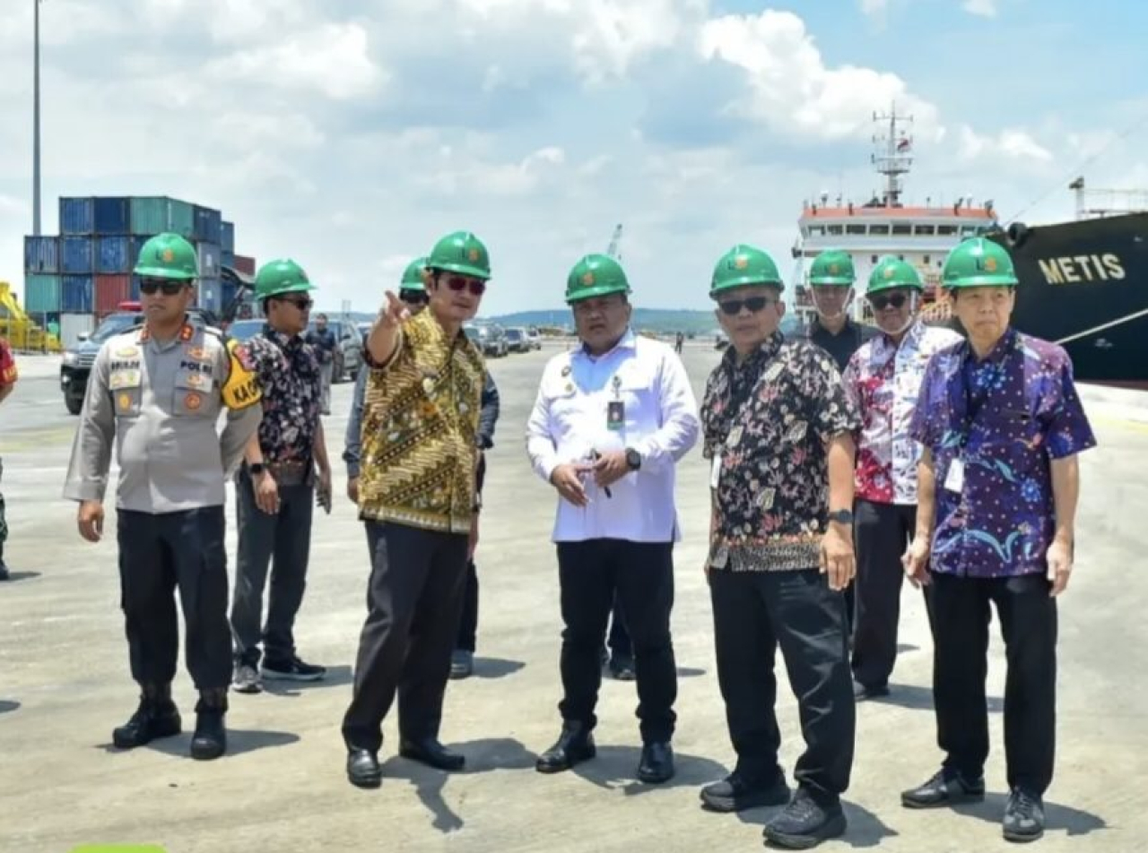 Bupati Lamongan, Yuhronur Efendi (Pak YES), bersama jajaran Forkopimda, menerima kedatangan Tim Kementerian Kemenko Polkam RI untuk meninjau Pelabuhan Tanjung Pakis