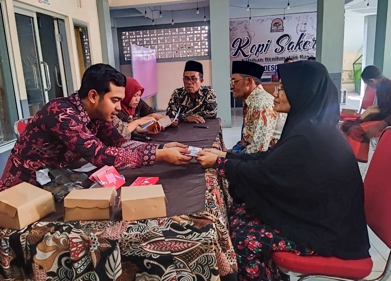 Pemerintah Kabupaten Jember terus menuntaskan penyaluran honorarium bagi guru ngaji di seluruh wilayah. 