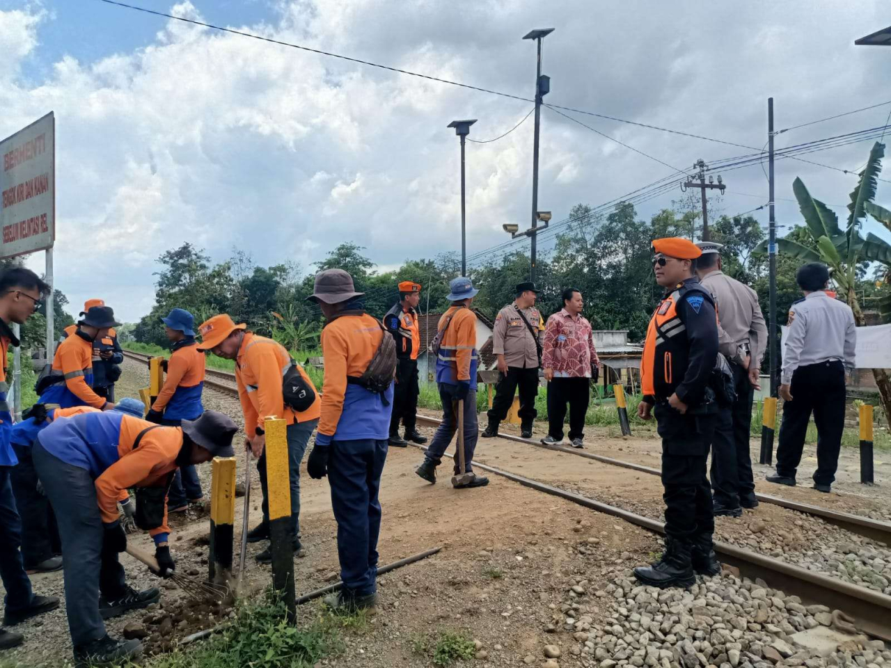  PT KAI Daop 7 Madiun melakukan peningkatan kecepatan maksimal kereta api (KA) dari 100 km/jam menjadi 120 km/jam di beberapa lintas wilayah kerjanya, termasuk di Blitar