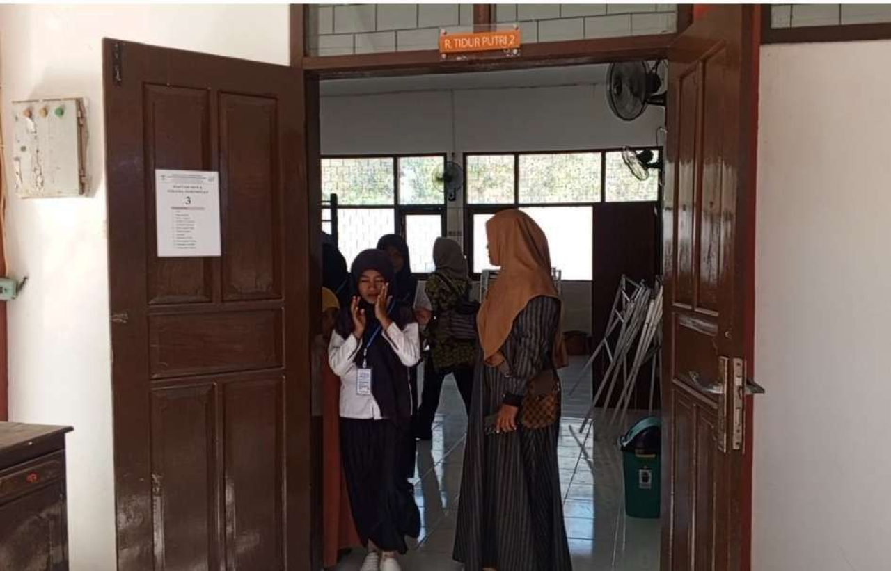Kegiatan sekolah rakyat tingkat SMP di Kabupaten Pamekasan mendapat apresiasi orang tua siswa