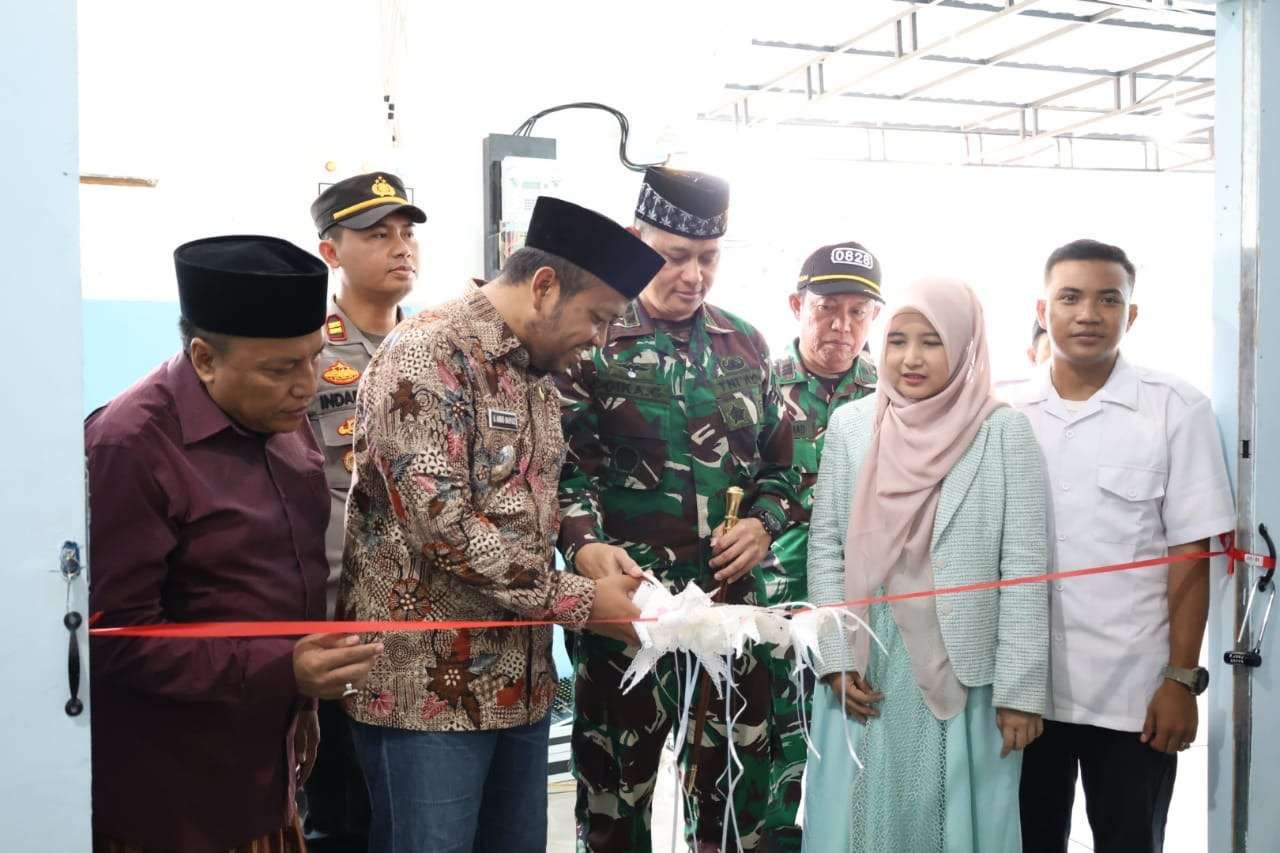 Wakil Bupati Sampang Ahmad Mahfudz saat meresmikan SPPG Yayasan Dapur Sahabat Ternak