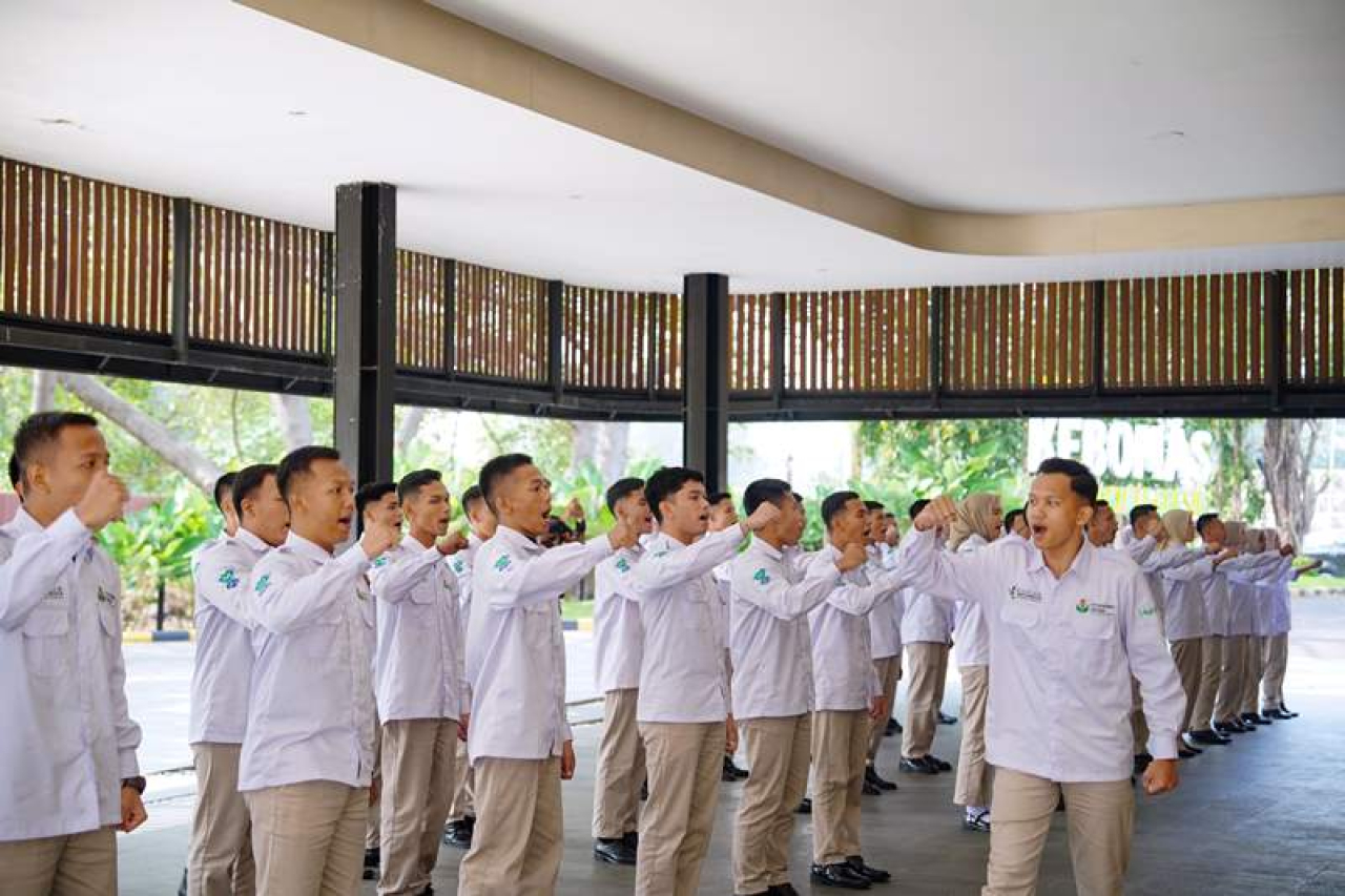Kegiatan pelepasan program Taruna Makmur PT Petrokimia Gresik