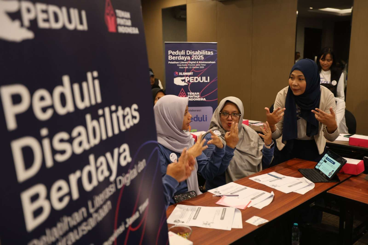 XLSmart terus menggelar pelatihan literasi dan kewirausahaan digital, dengan fokus membantu pelaku UMKM disabilitas untuk menguasai platform digital.