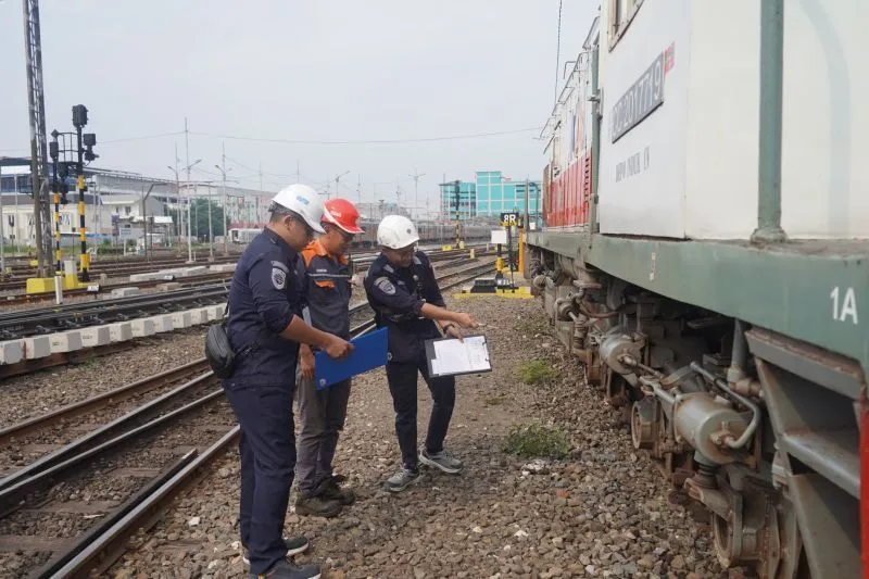Jelang Nataru, DJKA dan KAI Daop 8 Gelar Ramp Check Sarana KA