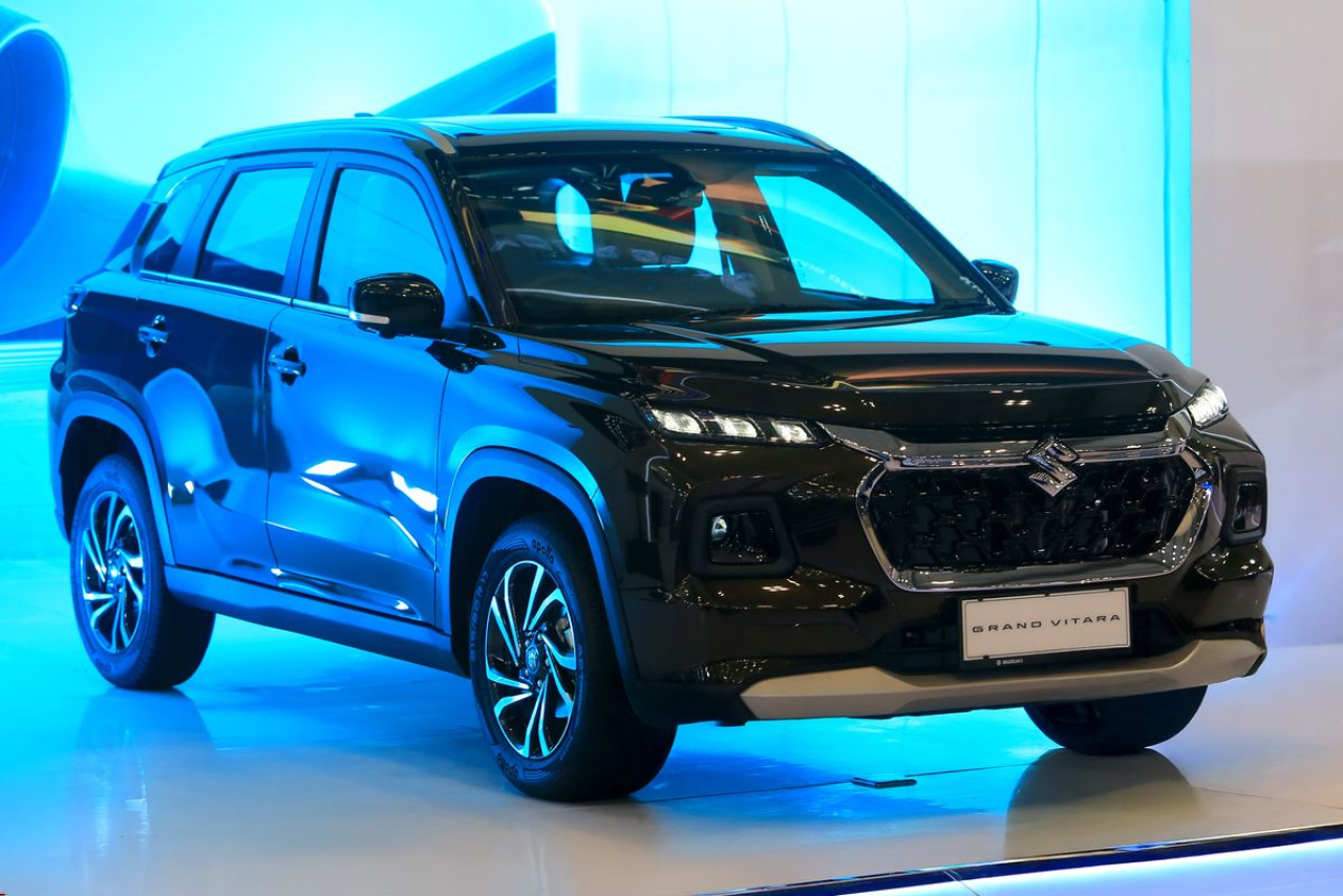 Suzuki Grand Vitara mendapat lima penyegaran baru di GJAW 2025, mulai warna baru hingga ventilated seat, tanpa perubahan performa dan fitur keselamatan.Foto:Suzuki