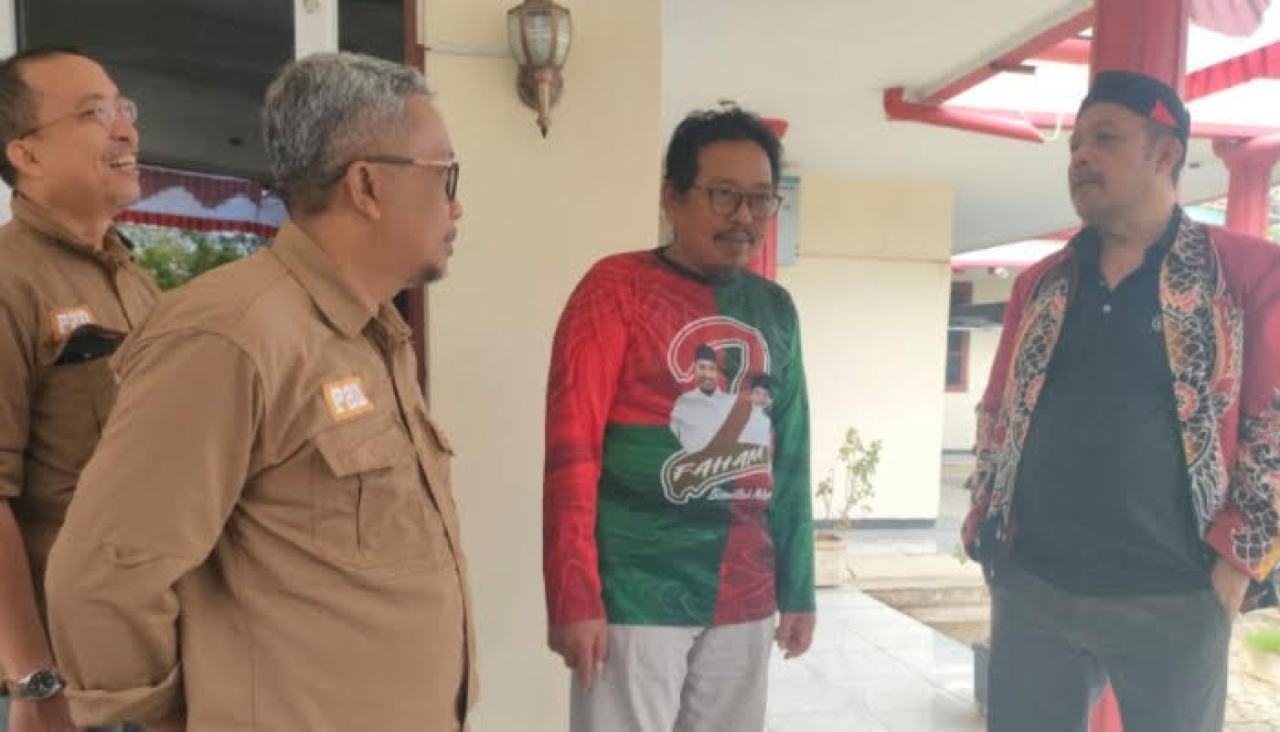 SIDAK. Ketua DPRD Sumenep, H. Zainal Arifin, saat meninjau kantor Bapenda Sumenep, membahas rencana pembangunan kantor baru tahun 2026