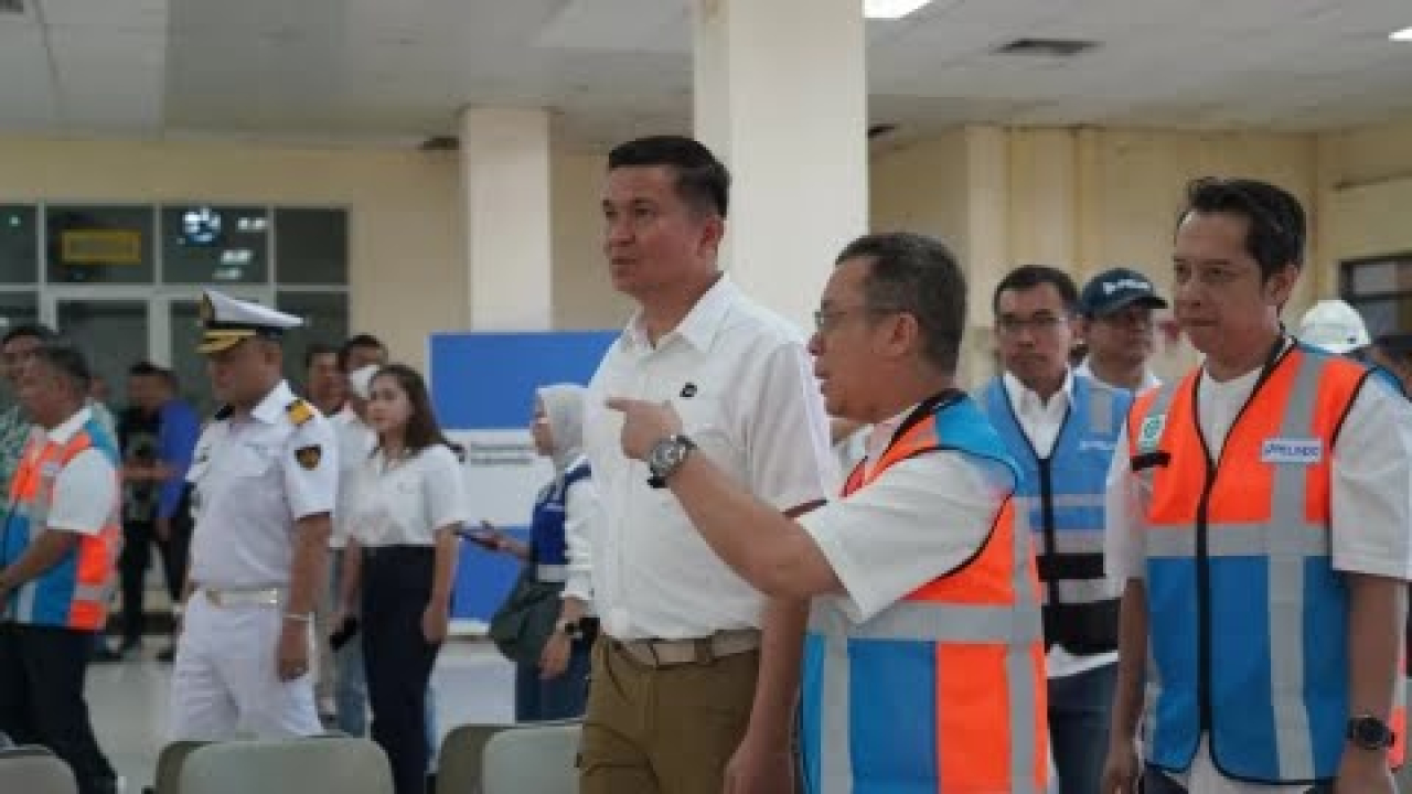 PT Pelindo Regional 2 menerima kunjungan Senior Director Transportation PT Danantara Asset Management, Wamildan Tsani, untuk meninjau kesiapan layanan salah satu Terminal Penumpang