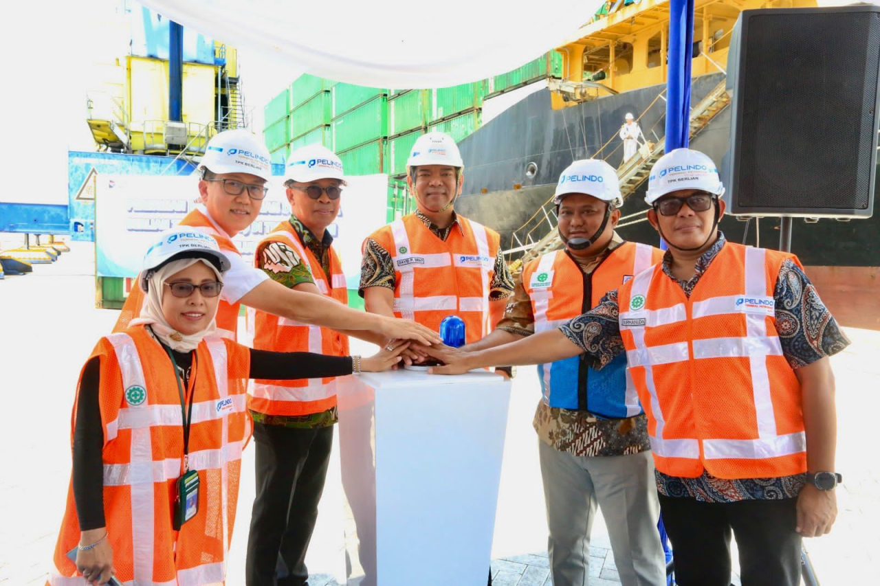 Peresmian ini dihadiri oleh Sub Regional Head Jawa PT Pelabuhan Indonesia (Persero) Regional 3, Purwanto Wahyu Widodo, Direktur Utama PT Terminal Teluk Lamong, David Pandapotan Sirait, Terminal Head TPK Berlian, Burhanudin, serta Kepala Seksi Kepelabuhana