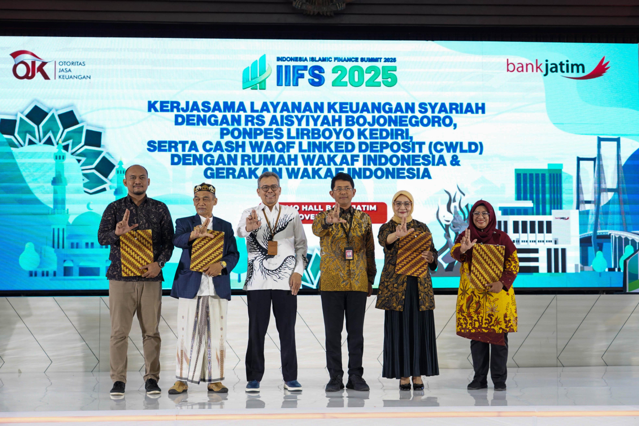 kegiatan tersebut dihadiri oleh Wakil Gubernur Jawa Timur Emil Elestianto Dardak, Kepala Eksekutif Pengawas Perbankan OJK Dian Ediana Rae, Direktur Utama Bank Jatim Winardi Legowo, seluruh direksi, dewan komisaris, dan dewan pengawas syariah Bank Jatim