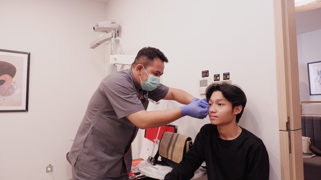 Jatimpedia Backlink: Lasik : https://nationaleyecenter.id/lasik/ NEC : https://nationaleyecenter.id/ Foto Pre Lasik: Kiesha Alvaro saat melakukan proses pemeriksaan sebelum melakukan Lasik di NEC