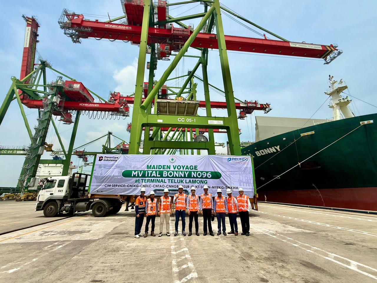 PT Terminal Teluk Lamong (TTL) resmi menyambut kunjungan perdana (maiden voyage) CIM Service melalui kedatangan kapal MV ITAL BONNY milik Evergreen Lines di dermaga internasional Terminal Teluk Lamong