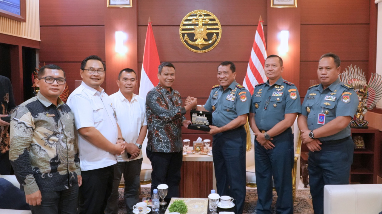 Pertemuan antara Direktur Utama PT SGN, Direktur Hilirisasi Hasil Perkebunan Kementerian Pertanian dengan Jajaran Pejabat di Mako Lantamal V Surabaya dalam rangka Sinergi Hilirisasi Perkebunan Tebu