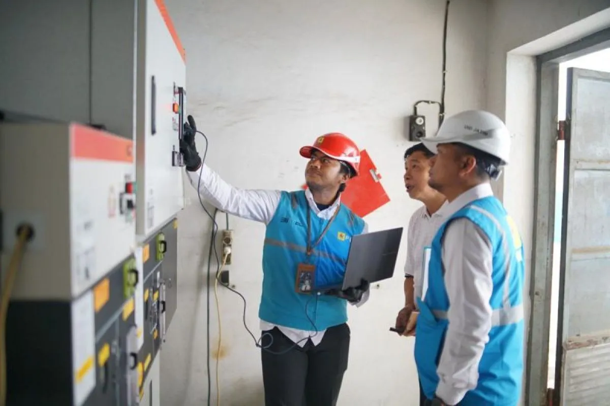 PLN Operasikan 247 Pelanggan Tegangan Menengah di Jatim