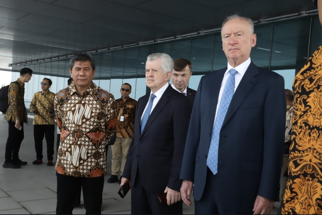 Nikolai Patrushev, Ketua Federasi Dewan Maritim Rusia bersama Arif Suhartono, Direktur Utama PT Pelabuhan Indonesia (Persero)