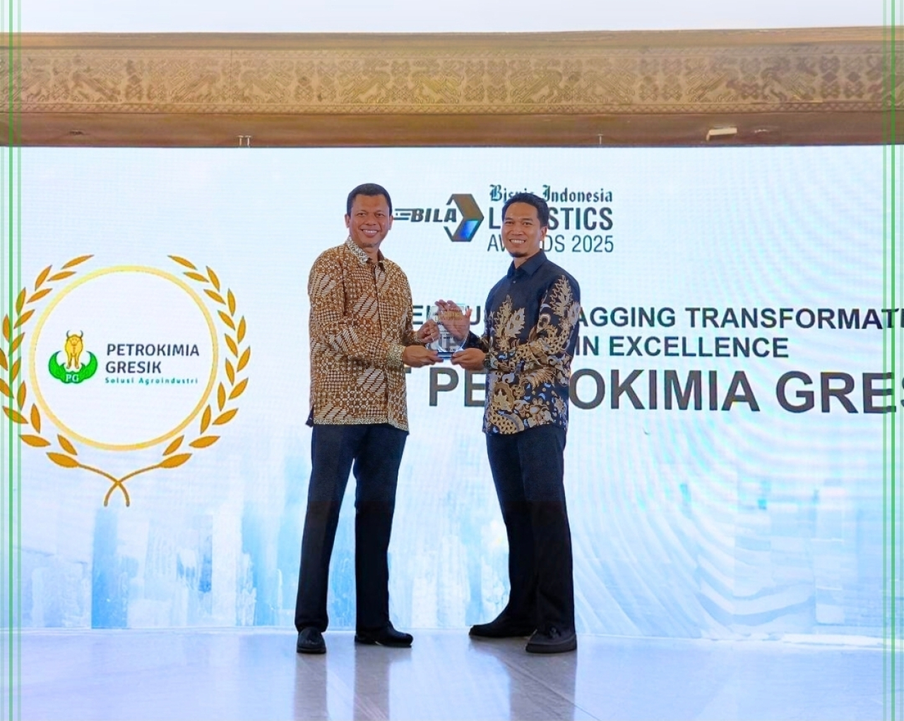 Petrokimia Gresik meraih penghargaan memenangkan kategori “Warehouse and Bagging Transformation for Supply Chain Excellence” pada ajang Bisnis Indonesia Logistics Award (BILA) 2025