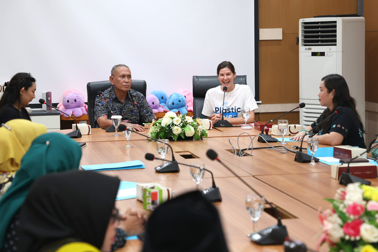 Acara penandatanganan dilakukan antara mitra pelaksana program dengan sejumlah sekolah di Surabaya, bertempat di Ruang Kartini, Dinas Pendidikan (Dispendik) Surabaya.