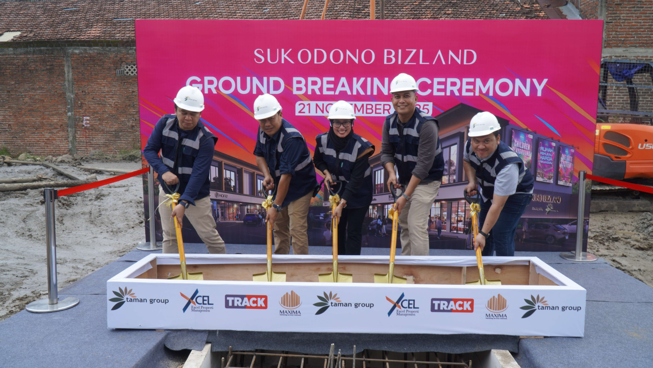 PT Fast Manajemen Properti resmi memulai pembangunan proyek terbarunya, Sukodono Bizland, melalui seremoni peletakan batu pertama.