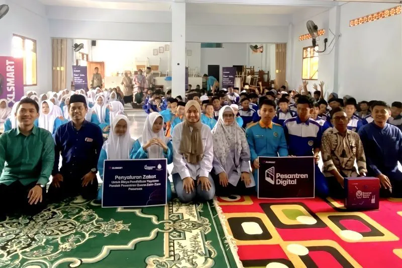 XLSMART Perkuat Literasi Digital dan AI di Pesantren Pasuruan