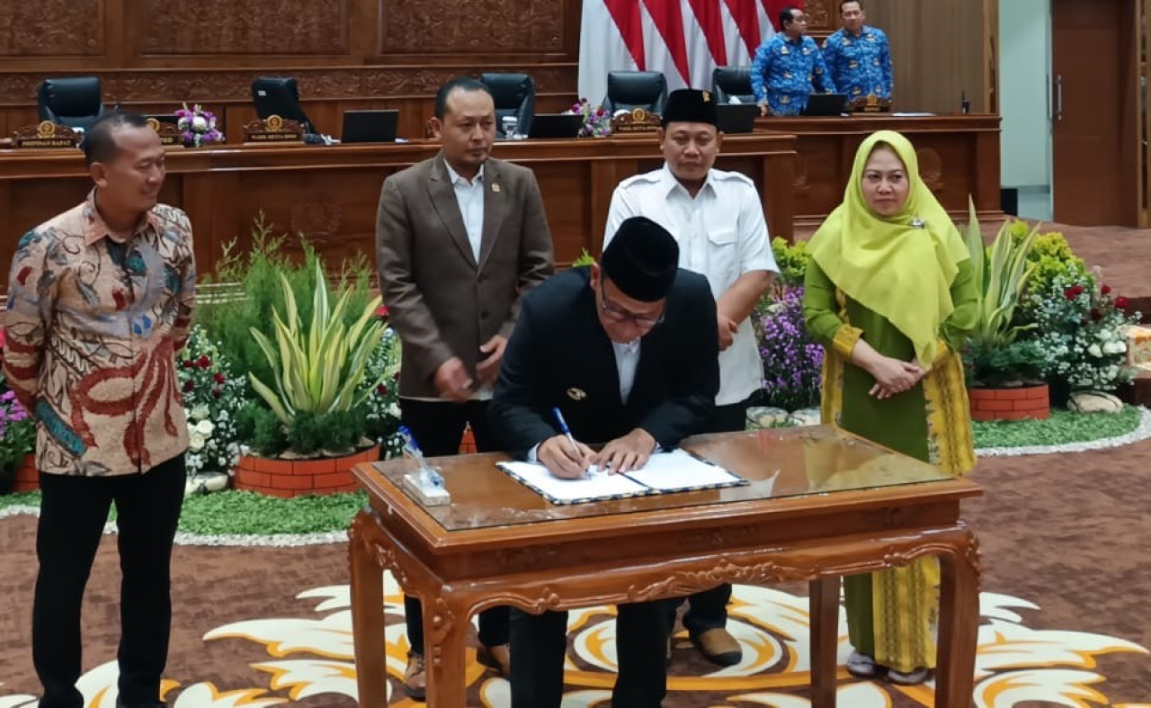 Rancangan Peraturan Daerah (Raperda) tentang Kawasan Tanpa Rokok (KTR) resmi disahkan dalam rapat paripurna DPRD Bojonegoro