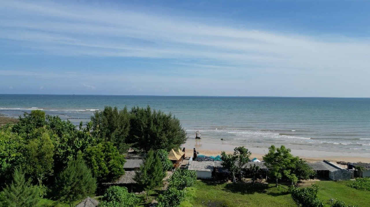 PHE WMO menjalankan Program Pengembangan Wisata Pesisir Terintegrasi Pantai Pasir Putih Tlangoh dengan pendekatan One Belt One Road (OBOR).