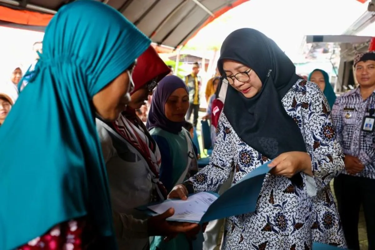 Bupati Banyuwangi Ipuk Fiestiandani mengaku sejak 2021 telah berkantor di 110 desa atau lebih dari separuh jumlah desa di Banyuwangi