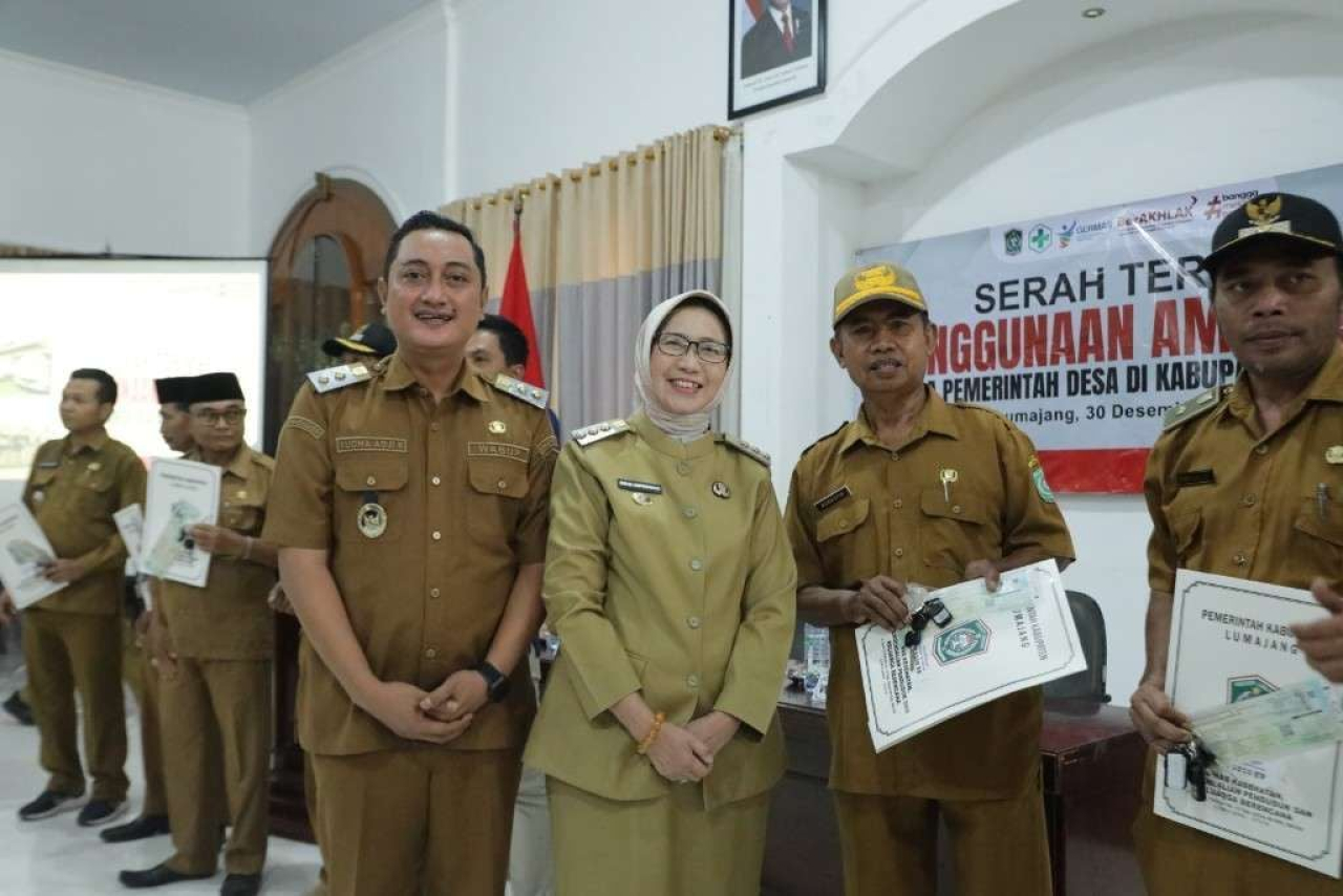 Bupati Lumajang, Indah Amperawati, didampingi Wakil Bupati Lumajang, Yudha Adji Kusuma.