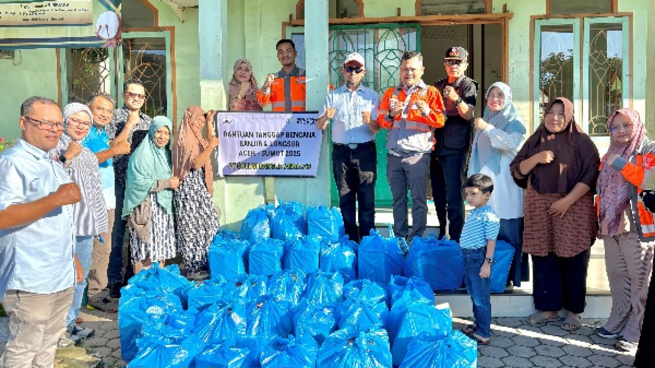 PT Semen Padang juga telah menyalurkan bantuan logistik berupa 1.600 paket sembako yang terdiri dari beras, telur, mi instan, minyak goreng, gula, air mineral, serta bantuan terpal.