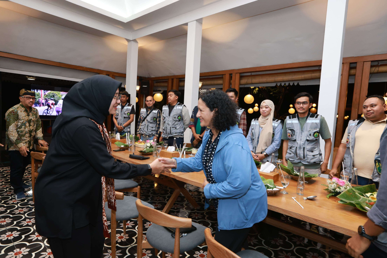 Para geologis dari Indonesia dan Australia saat diterima Bupati Banyuwangi Ipuk di Pendopo Kabupaten Banyuwangi