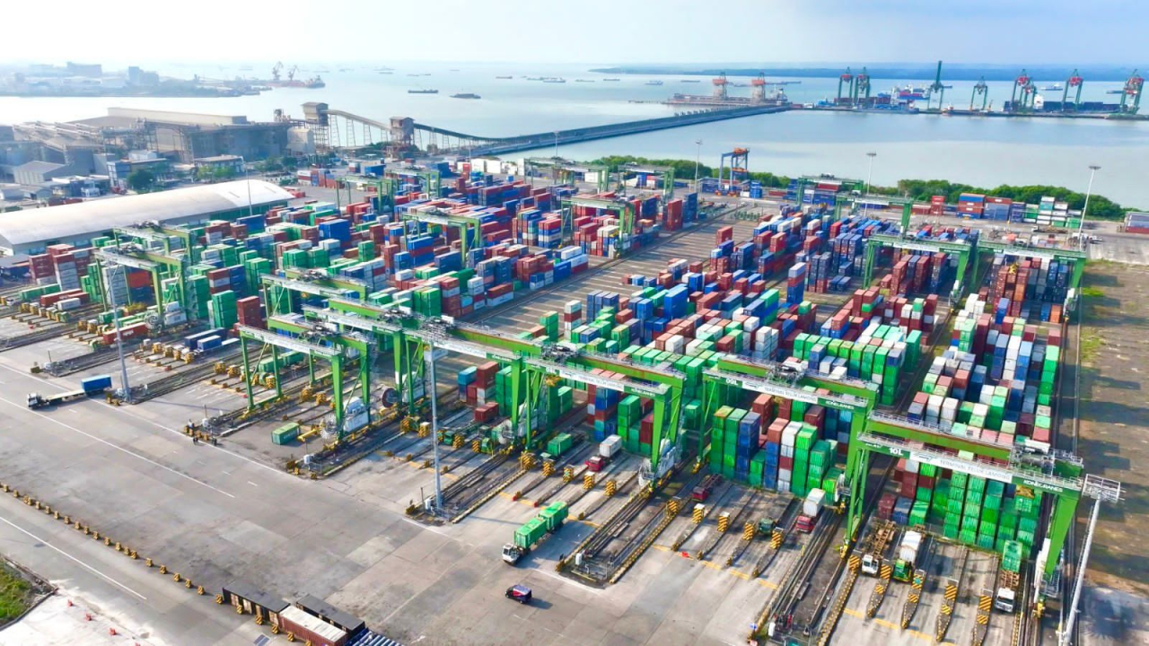  PT Terminal Teluk Lamong (TTL) bersama tiga terminal yang dikelola yaitu TPK Lamong, TPK Berlian, dan TPK Nilam, s kesiapan penuh dalam menghadapi potensi lonjakan arus petikemas pada periode Nataru