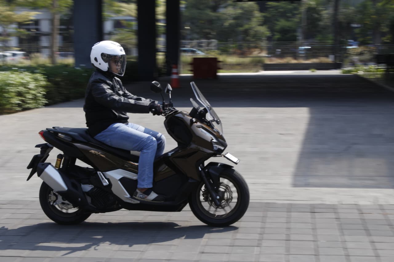 Instruktur Safety Riding MPM Honda Jatim, Hari Setiawan, menjelaskan bahwa banyak insiden bisa dicegah jika pengendara melakukan langkah awal yang benar.